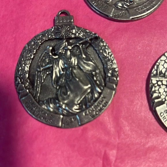 Country woman pewter Christmas ornaments from the 90’s. Like new. - Picture 4 of 5
